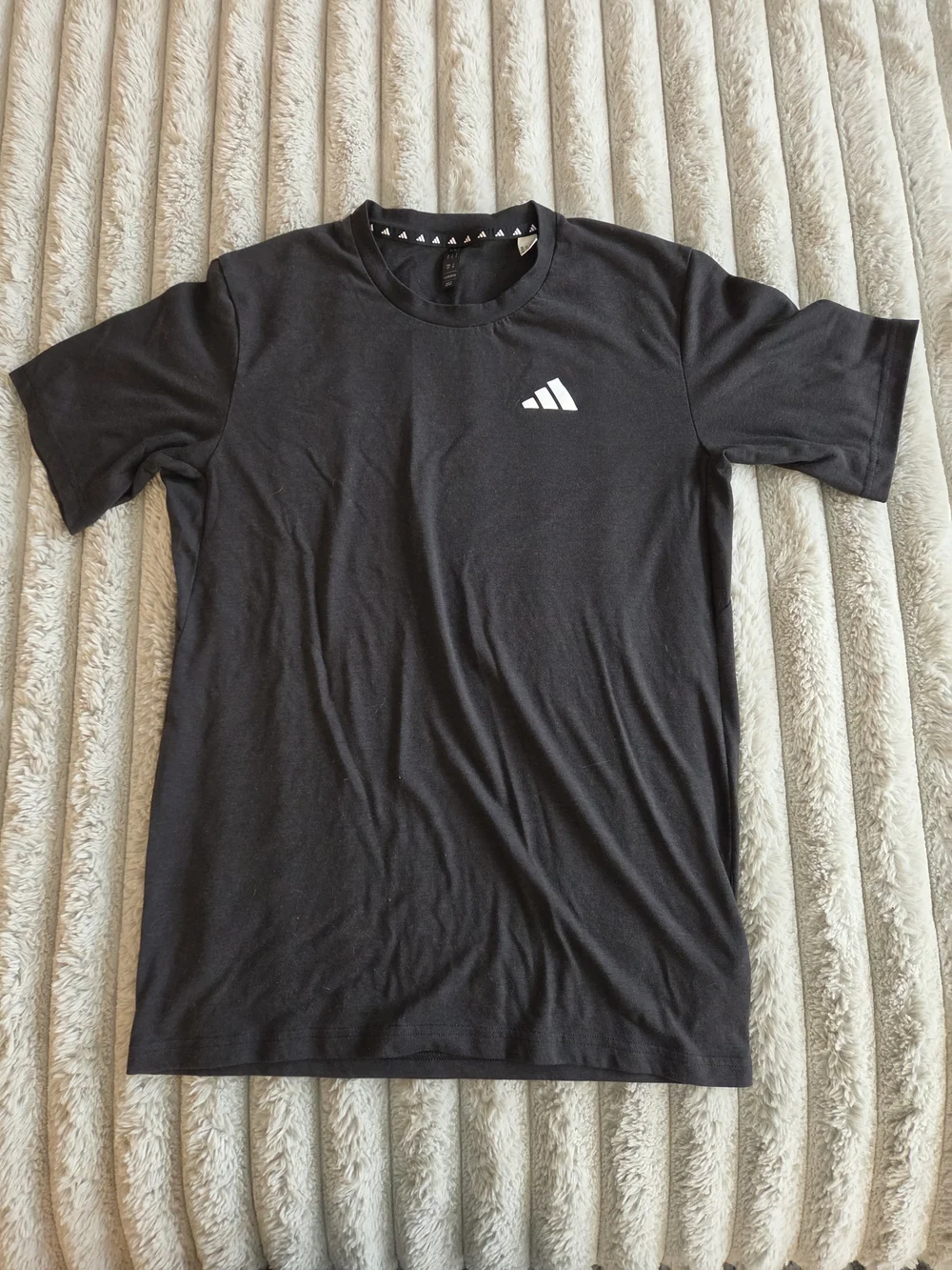 Adidas Black Short Sleeve Crewneck Tee with Small Logo Mens Size Small Aeroready